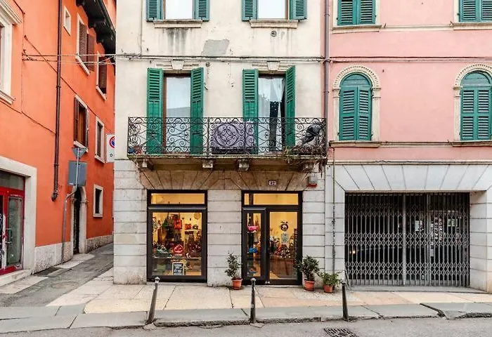 Elegant In * Βερόνα