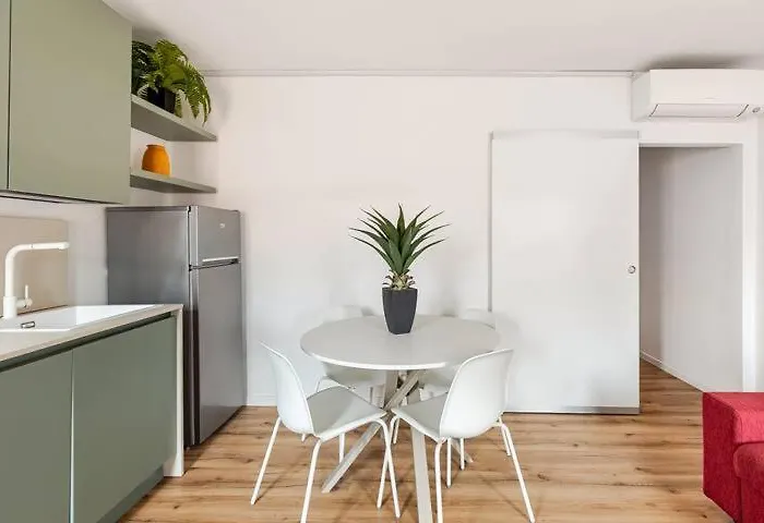 Elegant In Apartament *